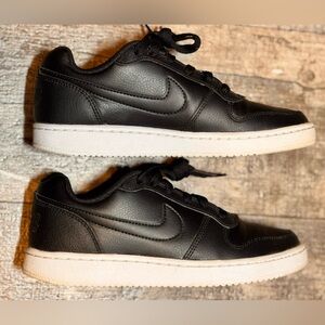 Nike Low Top Black and White Sneakers / Nike Kids / Nike Women / Dunk Lows